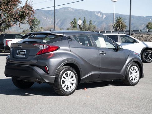 Used 2019 Toyota C-HR LE image 4