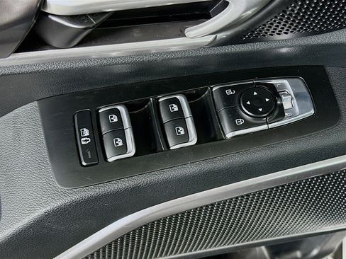 Used 2025 Kia Telluride S image 15