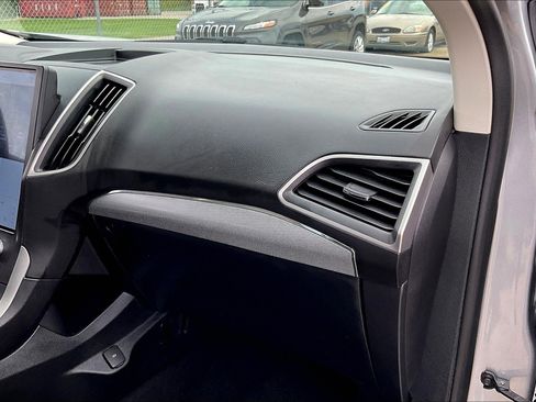 Used 2021 Ford Edge SEL w/ Convenience Package image 21