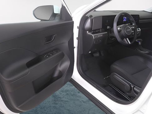 New 2026 Hyundai Kona SE FWD image 11