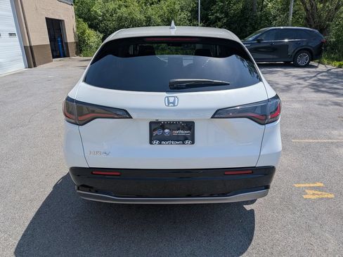 Certified 2024 Honda HR-V EX-L image 9