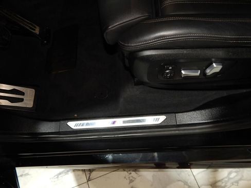 Used 2022 BMW X5 xDrive40i w/ M Sport Package image 14