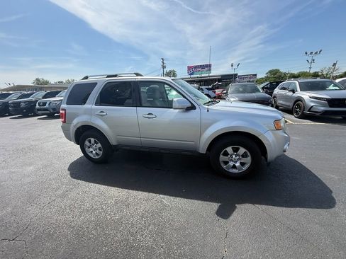 Used 2010 Ford Escape Limited FWD image 2