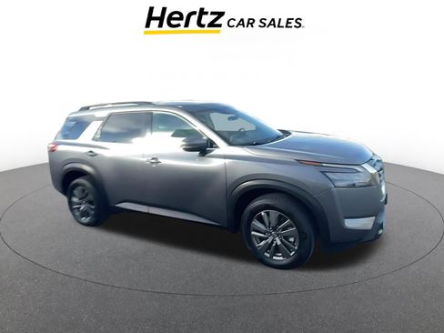 Used 2025 Nissan Pathfinder SV image 1