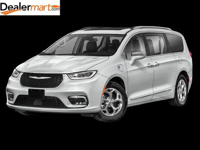 Used 2023 Chrysler Pacifica Touring-L