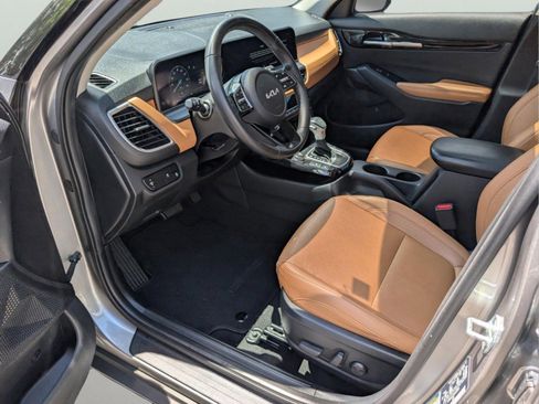 Used 2024 Kia Seltos EX AWD/4WD image 10
