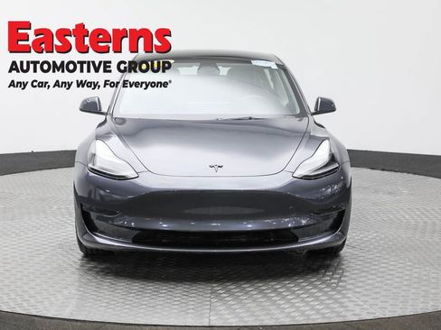 Used 2023 Tesla Model 3 Standard Range image 2
