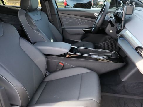 Used 2024 Volkswagen ID.4 S image 27