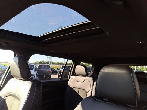 New 2025 Jeep Grand Cherokee L Altitude image 10