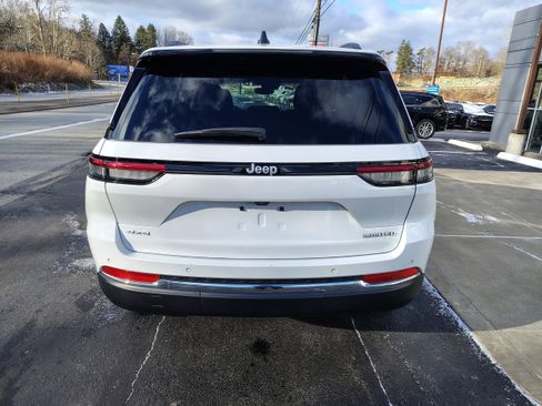 Certified 2024 Jeep Grand Cherokee Limited image 8