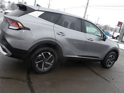 Used 2023 Kia Sportage LX image 8