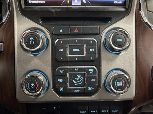 Used 2014 Ford F350 Lariat w/ Lariat Ultimate Package AWD/4WD image 29