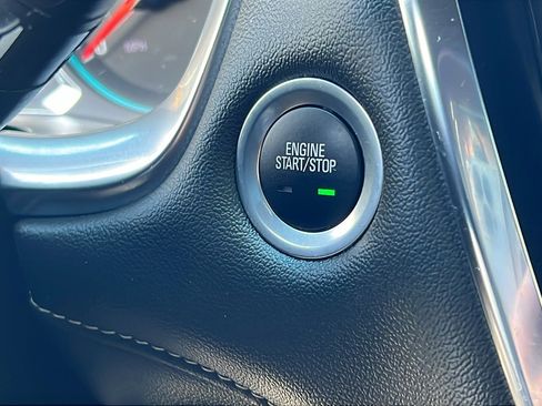 Certified 2023 Chevrolet Traverse LT w/ LT Premium Package image 28