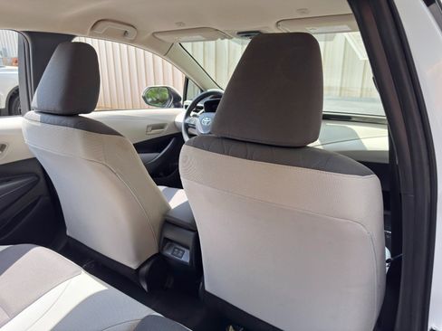 Used 2023 Toyota Corolla LE FWD image 33