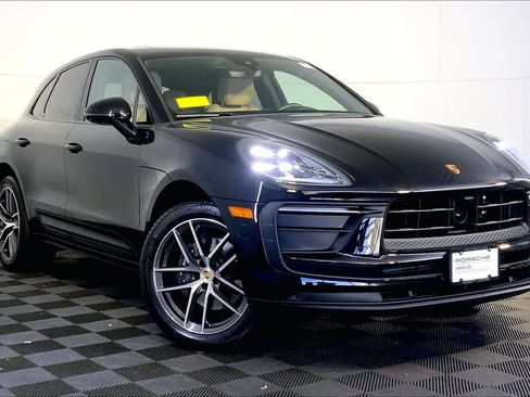Used 2025 Porsche Macan image 9