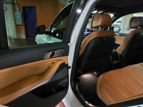 Used 2026 BMW X5 xDrive50e w/ M Sport Package image 16