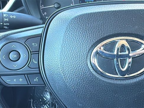 Certified 2025 Toyota Corolla LE image 27