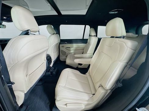 New 2026 Jeep Grand Cherokee L Limited w/ Limited Altitude Package AWD/4WD image 28