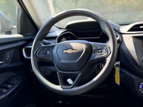 Used 2022 Chevrolet TrailBlazer LS AWD/4WD image 18