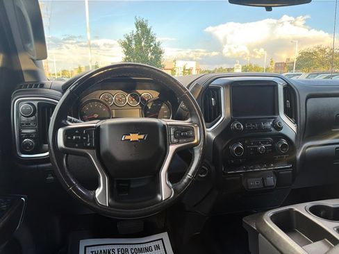 Used 2022 Chevrolet Silverado 1500 LT AWD/4WD image 22