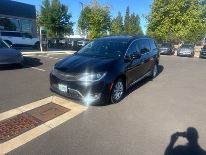 Used 2017 Chrysler Pacifica Touring-L
