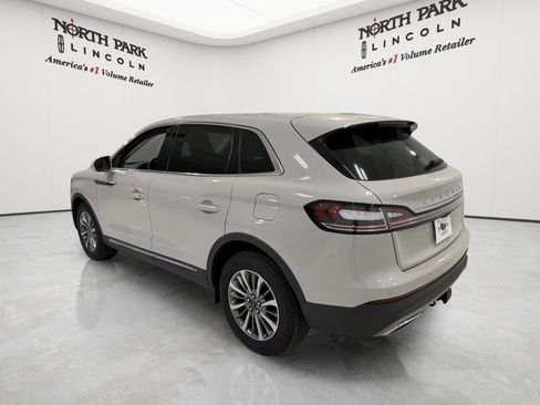 Used 2023 Lincoln Nautilus Reserve w/ Class II Trailer Tow Package FWD image 3