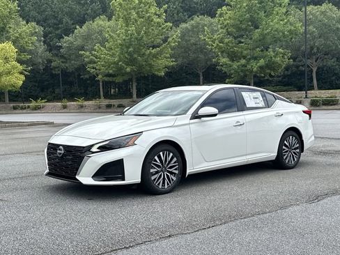 New 2025 Nissan Altima 2.5 SV w/ SV Premium Package image 3