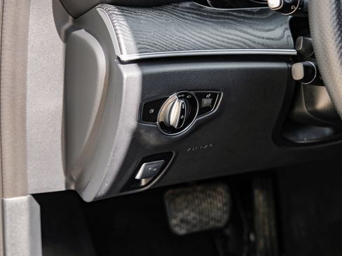 Used 2017 Mercedes-Benz E 300 image 28