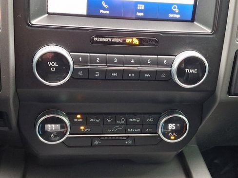 Used 2021 Ford Expedition XLT image 30