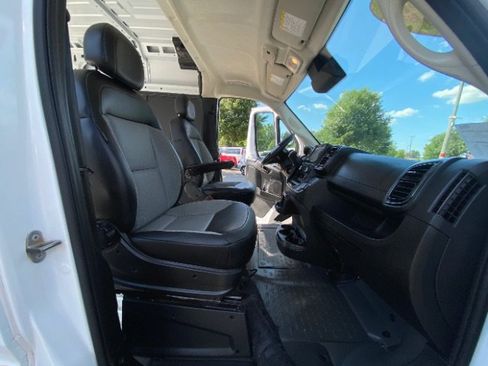 Used 2025 RAM ProMaster 2500 w/ Convenience Group FWD image 17