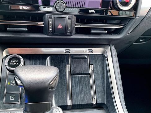 Used 2026 Lexus GX 550 w/ Accessory Package (2T) AWD/4WD image 34