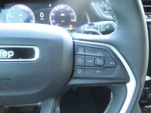 Used 2024 Jeep Grand Cherokee L Laredo w/ Luxury Tech Group I AWD/4WD image 22