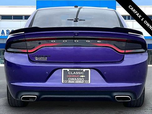 Used 2018 Dodge Charger SXT w/ Blacktop Package image 6