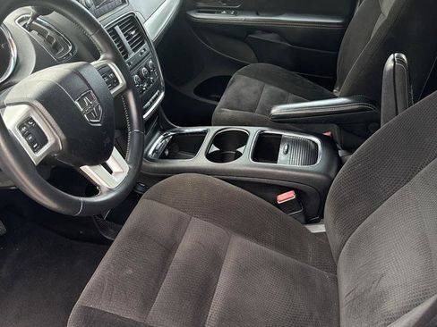 Used 2015 Dodge Grand Caravan SXT w/ Blacktop Package FWD image 6