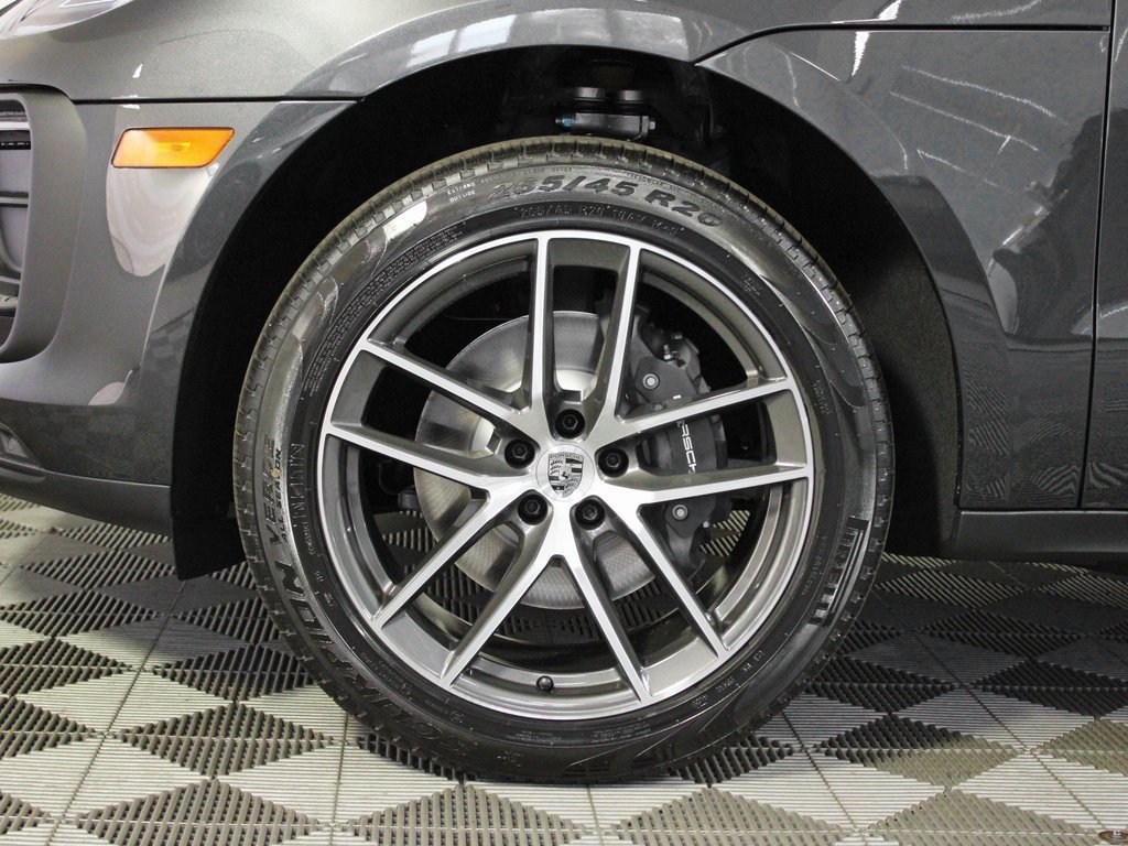 Certified 2026 Porsche Macan AWD/4WD image 39