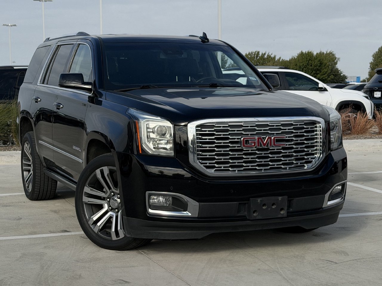 Used 2018 GMC Yukon Denali w/ Denali Ultimate Package AWD/4WD image 2