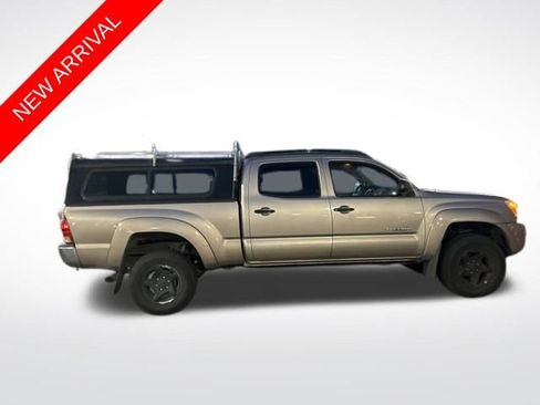 Used 2005 Toyota Tacoma PreRunner w/ SR5 Pkg #3 image 1
