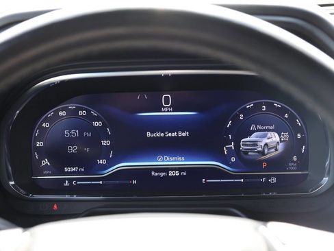 Used 2022 Chevrolet Suburban Z71 w/ Luxury Package image 20