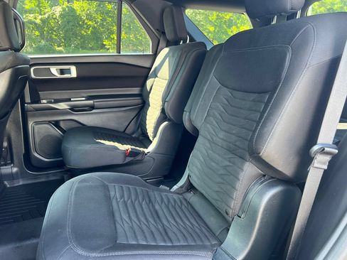 Used 2020 Ford Explorer XLT w/ Comfort Package AWD/4WD image 31