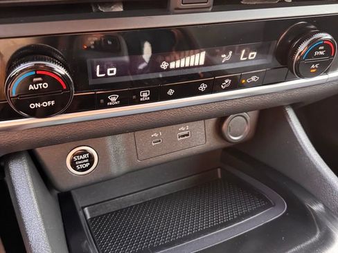 Used 2023 Nissan Rogue SV FWD image 20