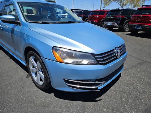 Used 2012 Volkswagen Passat 2.5 SE FWD image 3