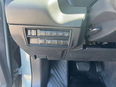 Used 2024 Toyota Tundra Limited AWD/4WD image 15
