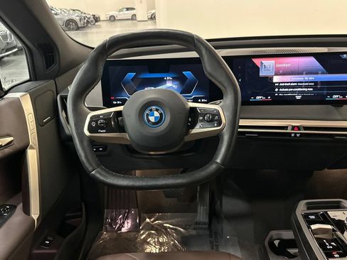 Used 2023 BMW iX xDrive50 w/ Convenience Package AWD/4WD image 16
