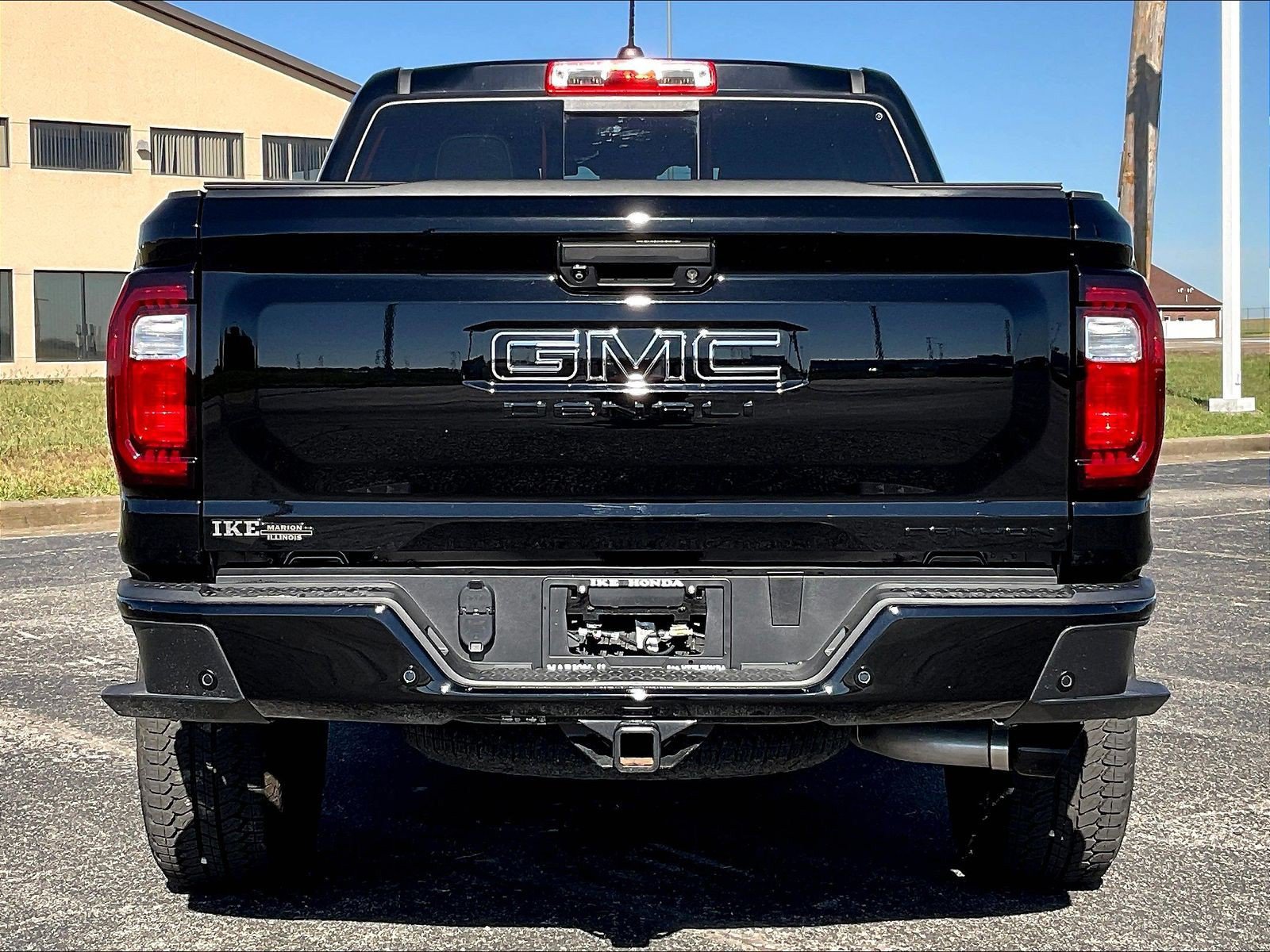 Used 2026 GMC Canyon Denali w/ LPO, Denali Black Edition AWD/4WD image 3