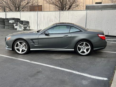 Used 2013 Mercedes-Benz SL 550 w/ Premium Pkg image 4