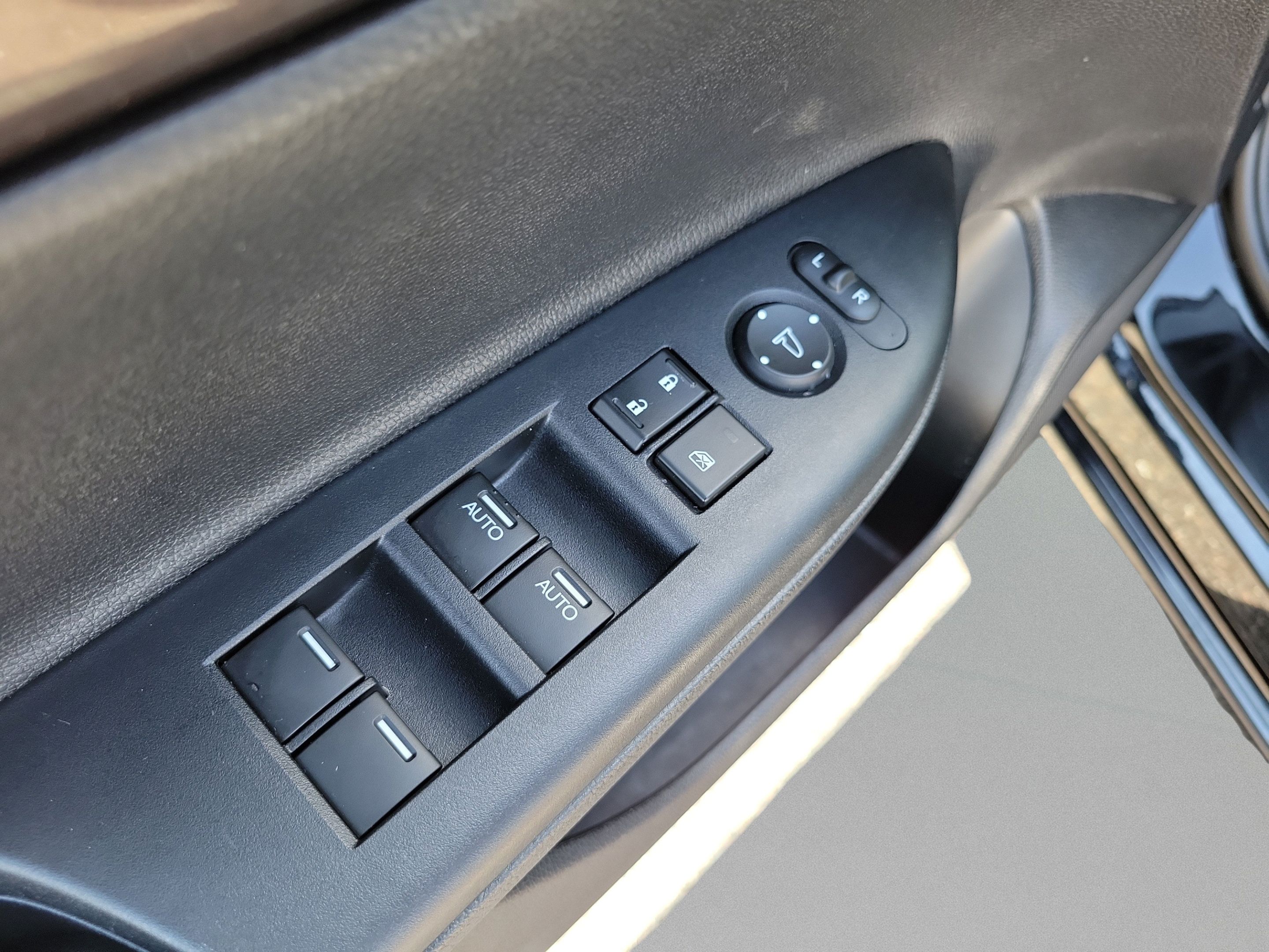 Used 2016 Honda Accord EX-L image 24