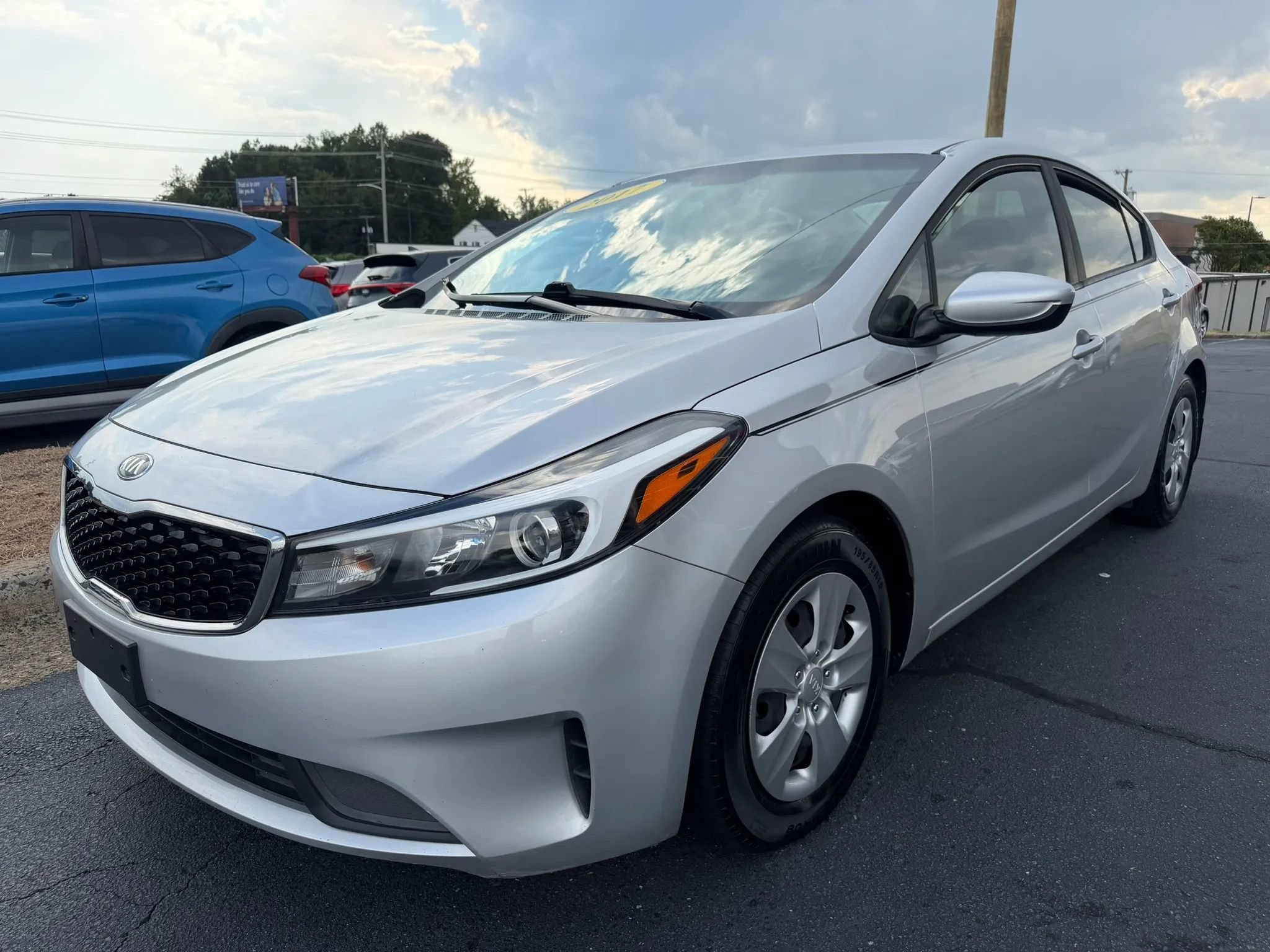 Used 2017 Kia Forte LX w/ LX Popular Package FWD image 3