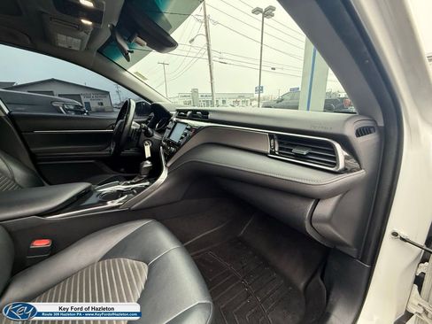 Used 2020 Toyota Camry SE image 31