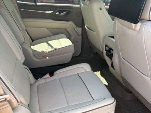 Used 2021 GMC Yukon Denali w/ Denali Premium Package image 20