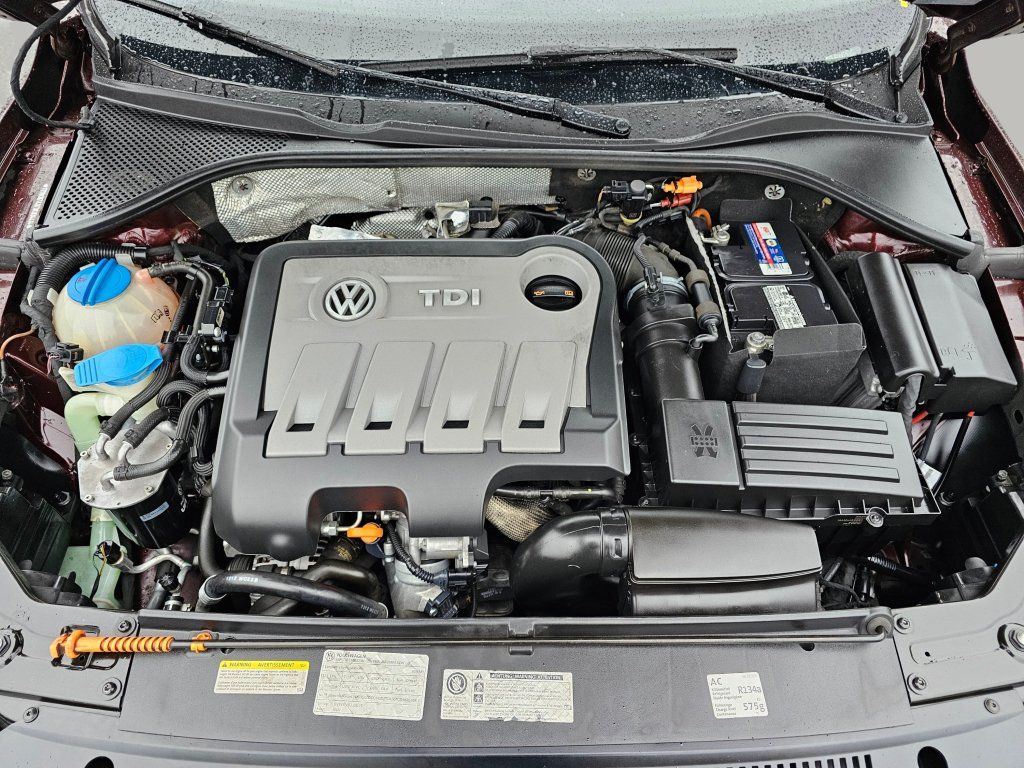 Used 2013 Volkswagen Passat TDI SEL Premium FWD image 21